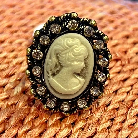 Elegant Cameo Cocktail Ring with Crystal Accents
Measures at a US size 6-3/4 - Picture 1 of 11